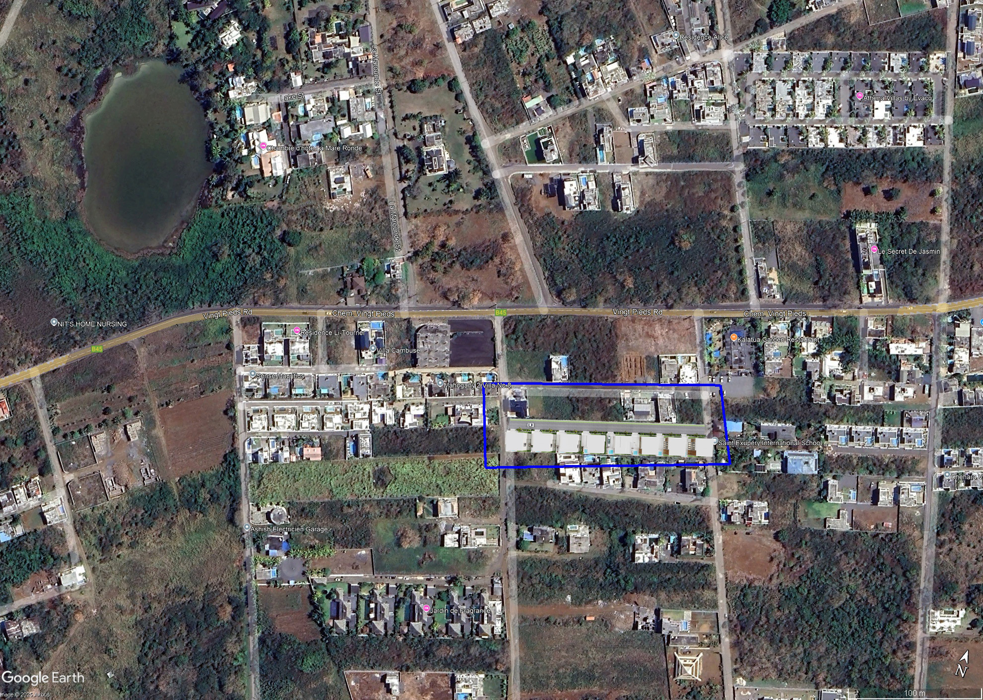 Satellite overlay showing estate position and surrounding area